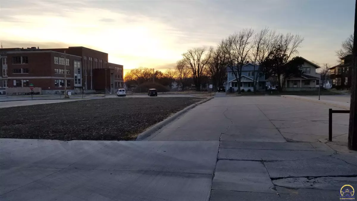 Emporia, KS 66801,708 Constitution St