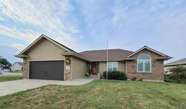 3334 SW Rolling CT, Topeka, KS 66610