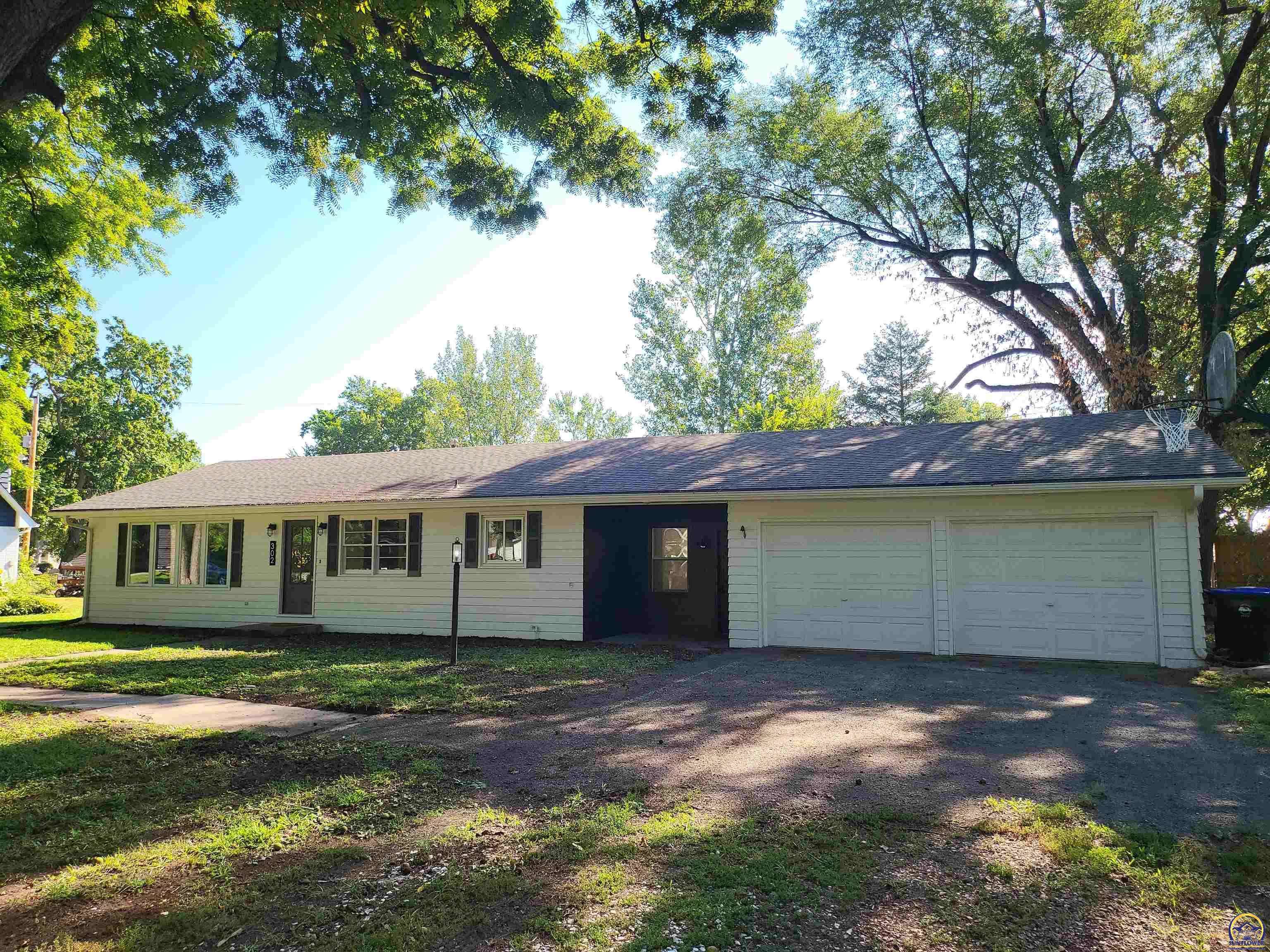 302 S Beaubein ST, Silver Lake, KS 66539