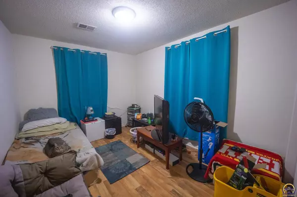 Topeka, KS 66607,514/516 SE Locust ST