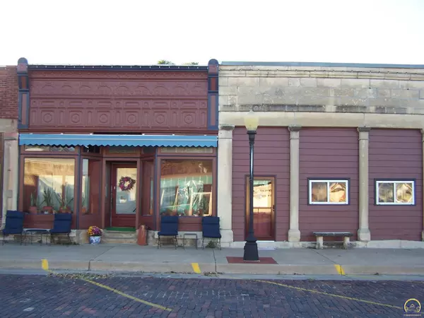 209 Broadway St, Cottonwood Falls, KS 66845