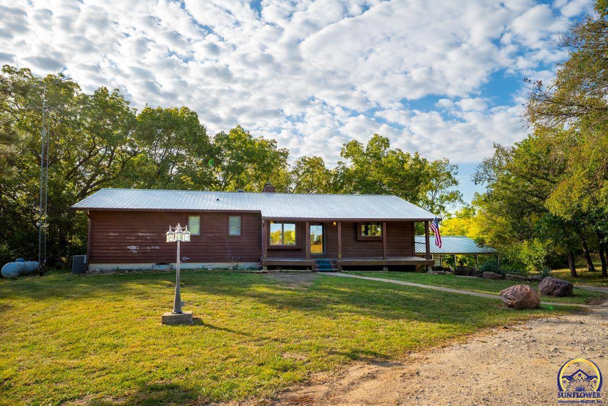 17918 98th Rd, Hoyt, KS 66440