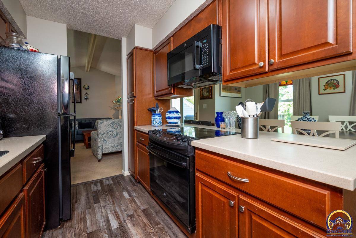 Topeka, KS 66614,5855 SW 22nd Ter ##4