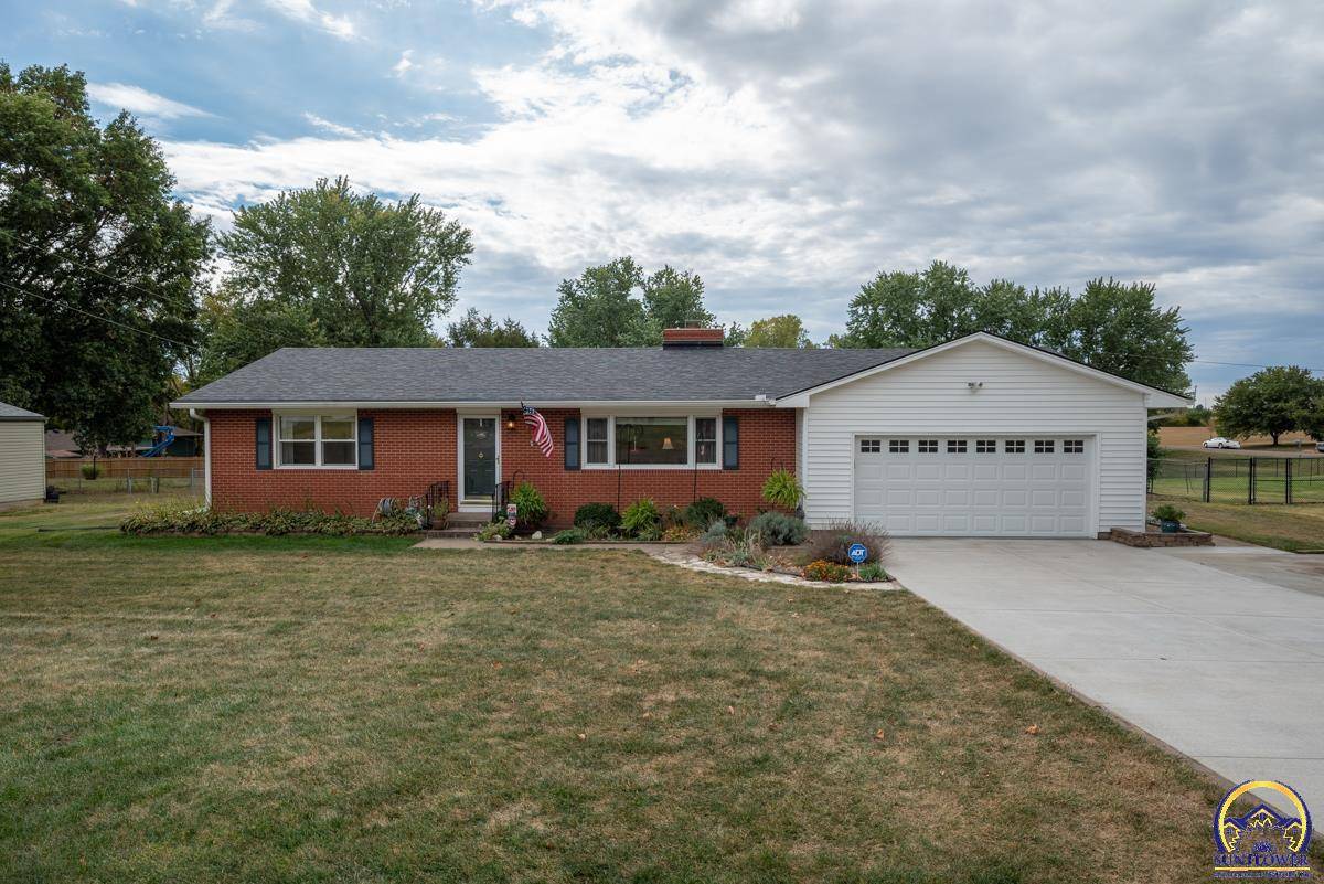 925 NW Pleasant Hill LN, Topeka, KS 66618