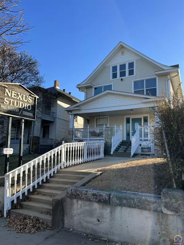 705 SW 6th Ave, Topeka, KS 66603