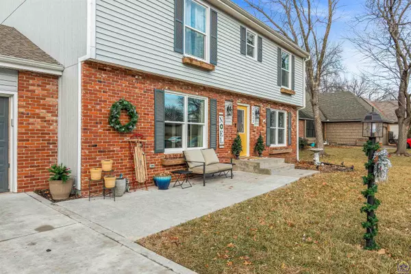 Topeka, KS 66614,2633 SW Westport DR