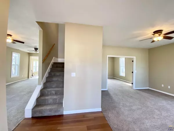 Burlington, KS 66839,807 Neosho St