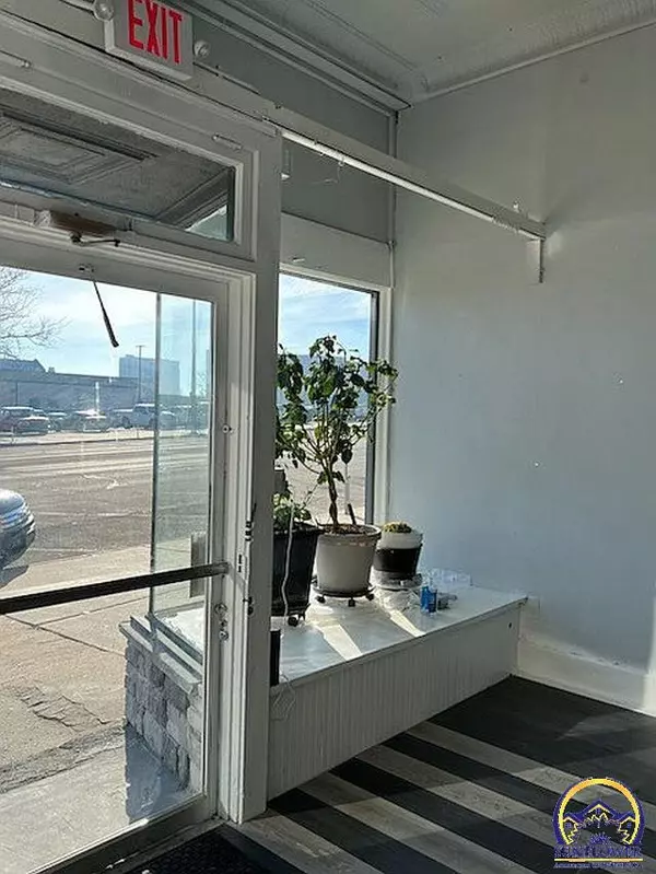 Topeka, KS 66603,311 S Kansas AVE