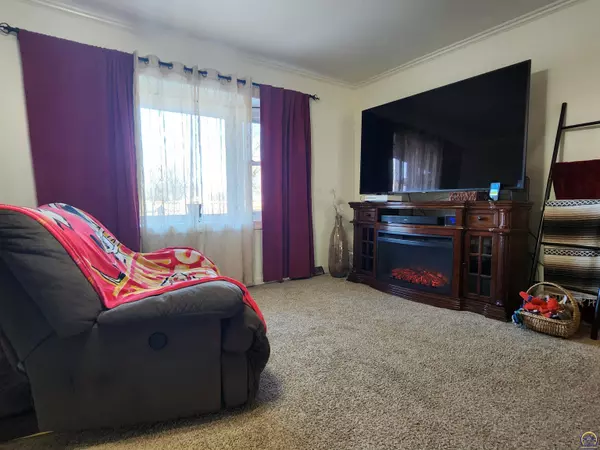 Topeka, KS 66617,2331 NE 35th ST