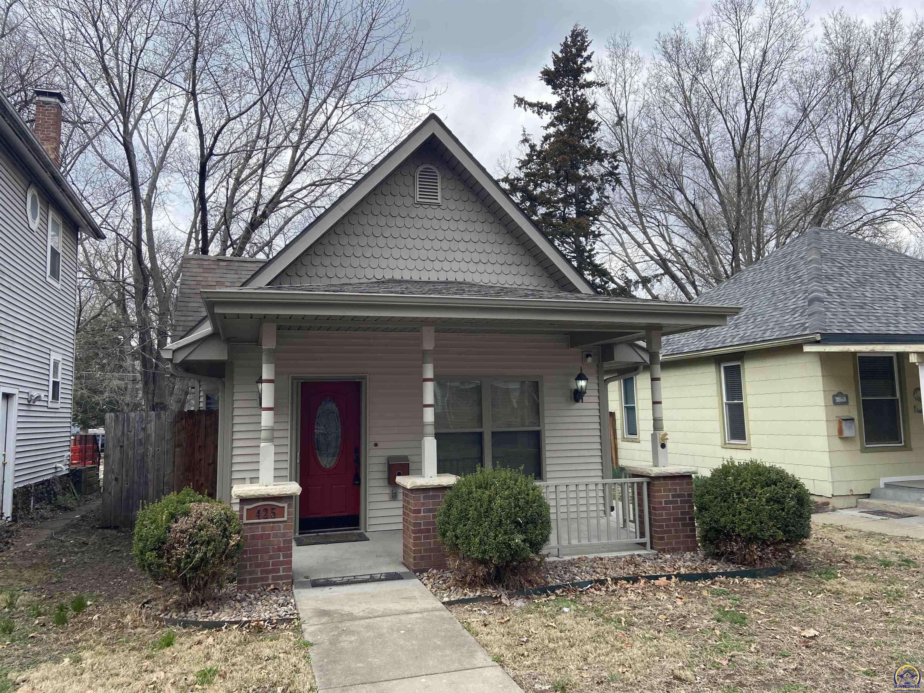 425 SW Elmwood AVE, Topeka, KS 66606