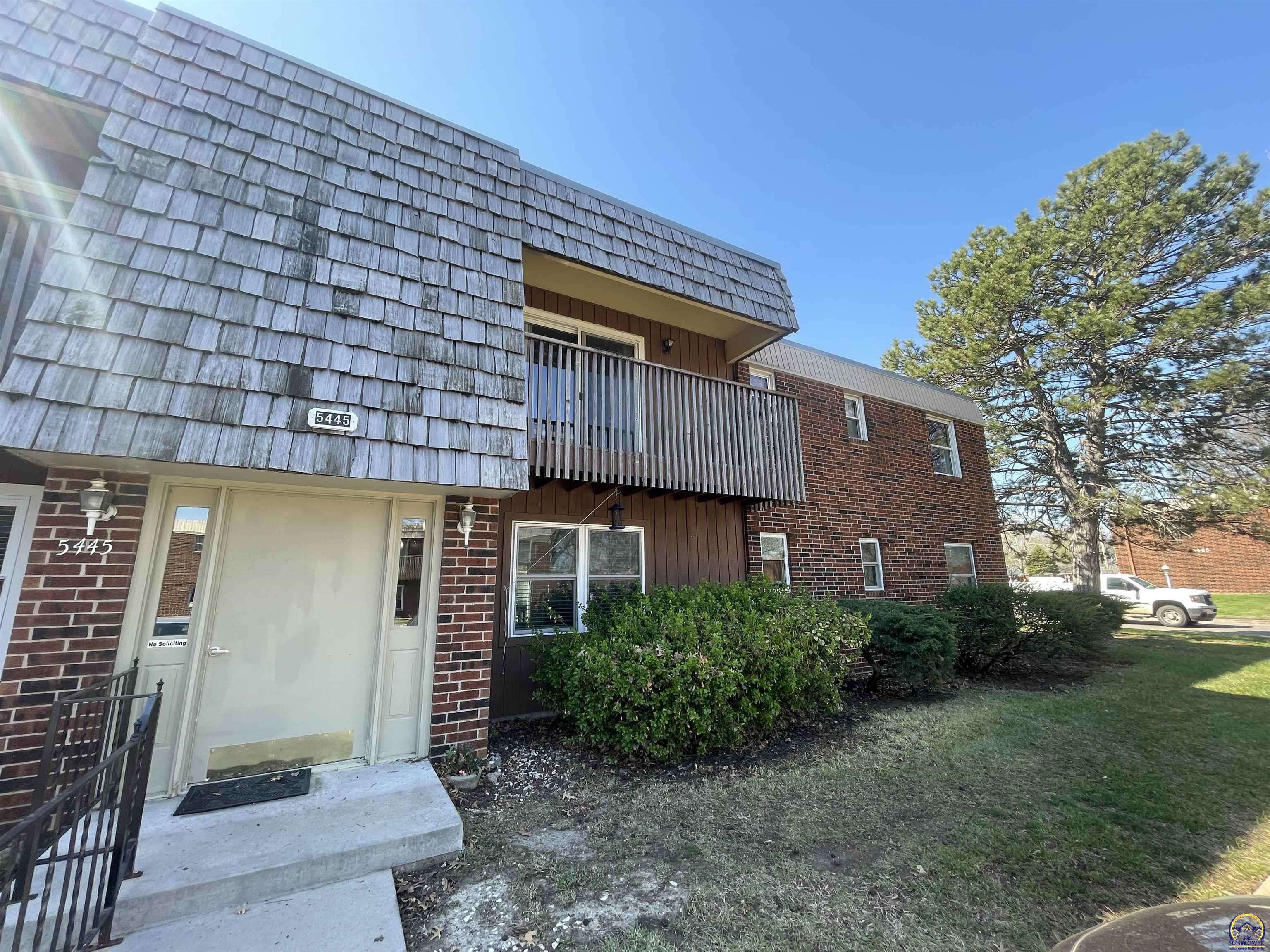 5445 SW 12th TER ##4, Topeka, KS 66604