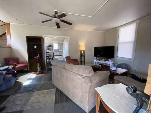 Topeka, KS 66603,413 SW 4th St