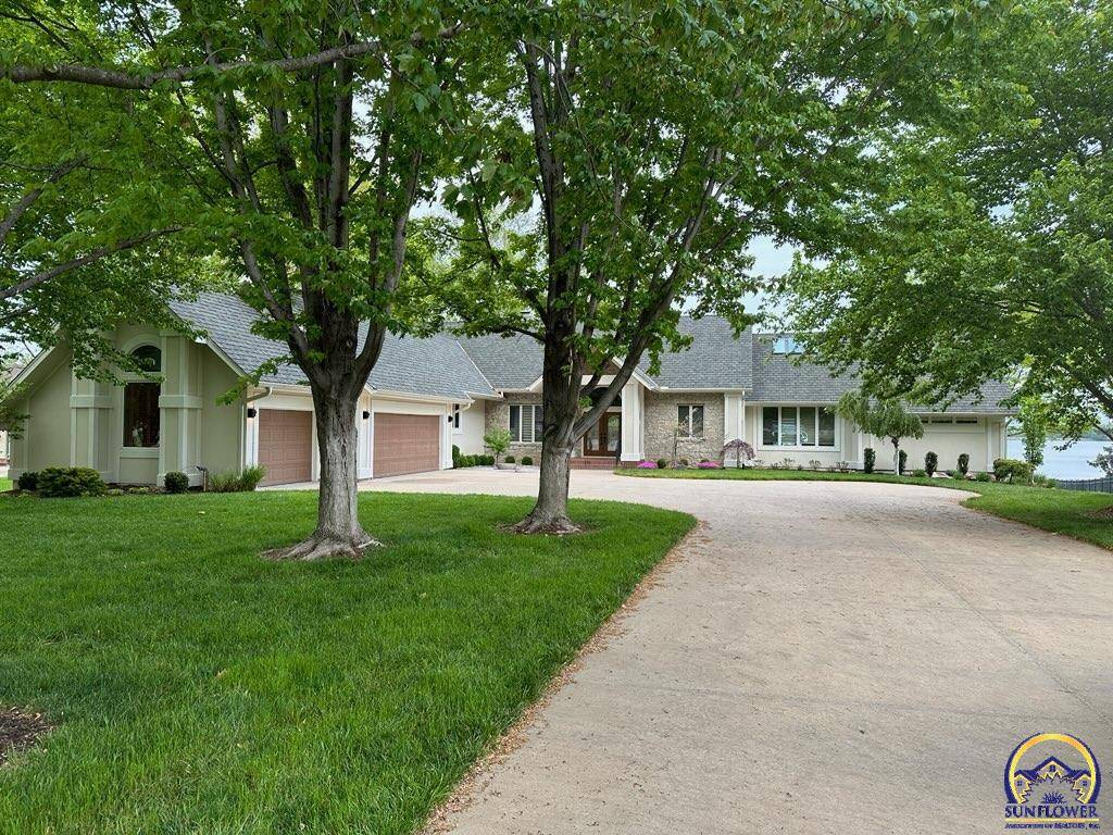 3630 SW Canterbury Town RD, Topeka, KS 66610