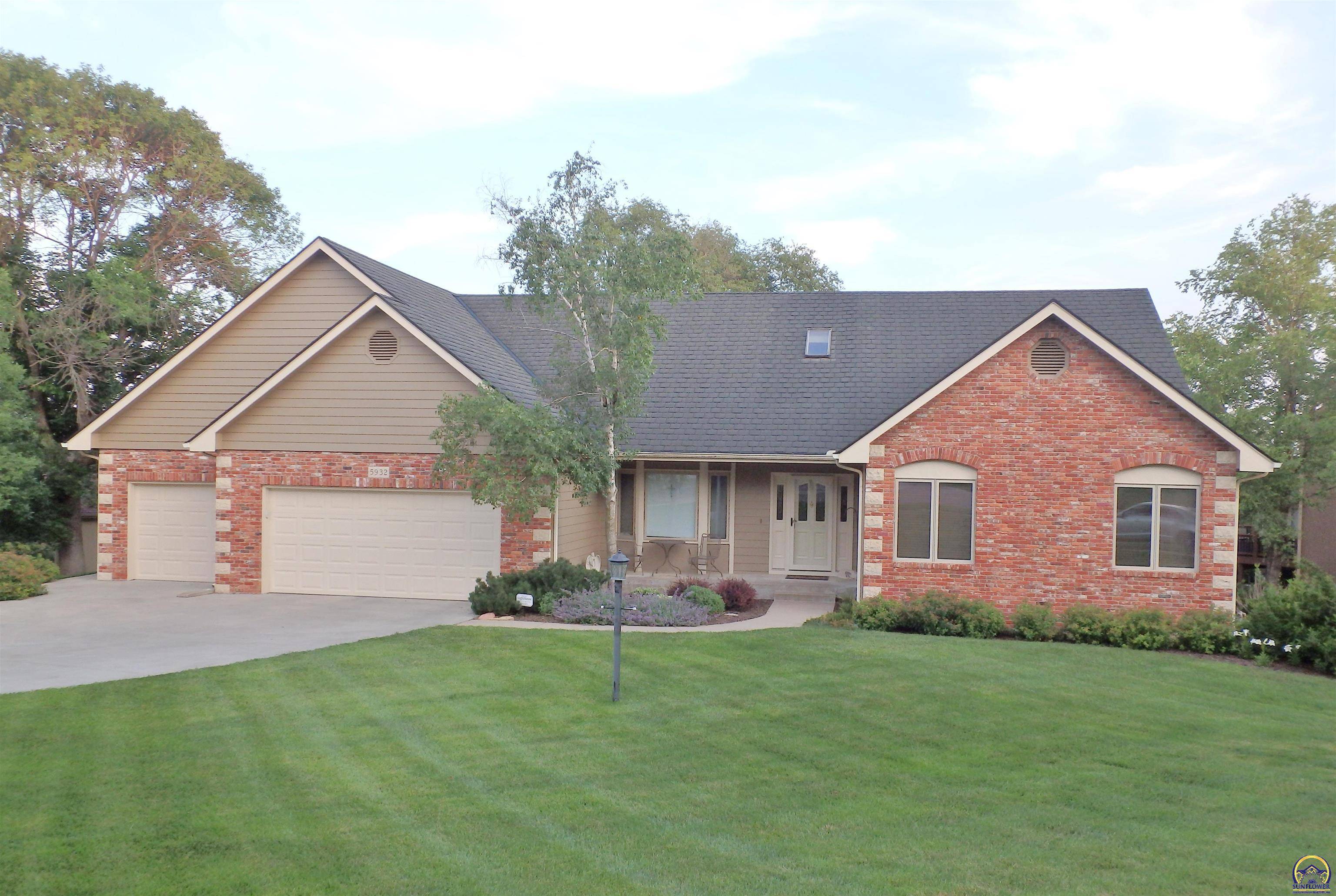 5932 SW Clarion LN, Topeka, KS 66610
