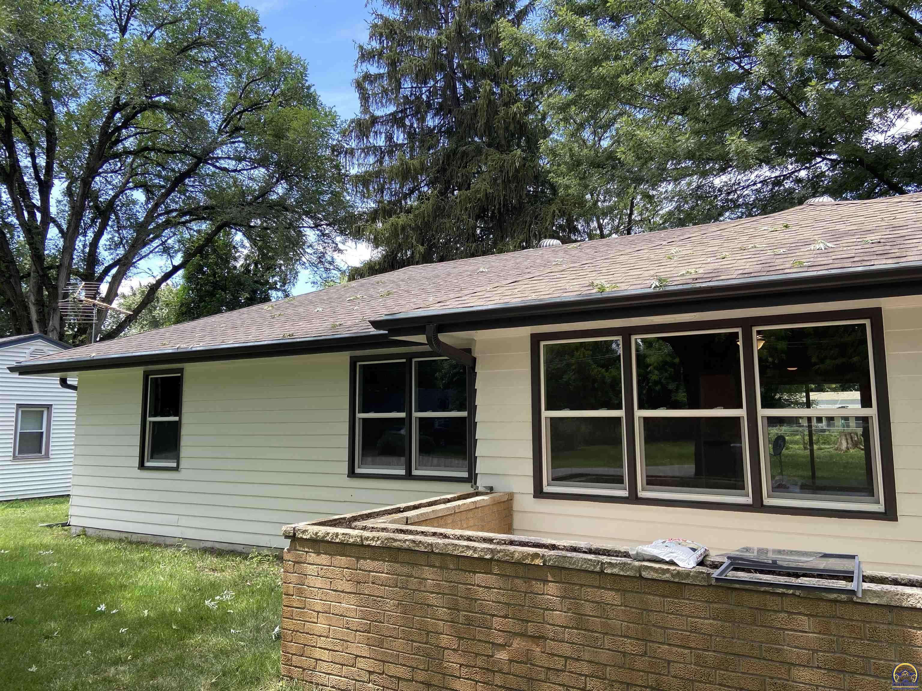 2131 NW Clay ST, Topeka, KS 66608