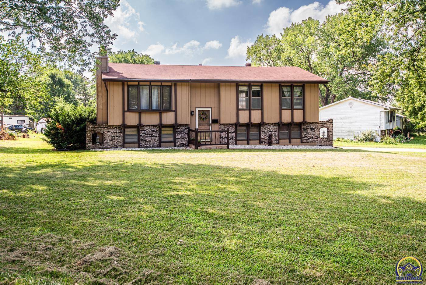 4330 NW Westgate RD, Topeka, KS 66618