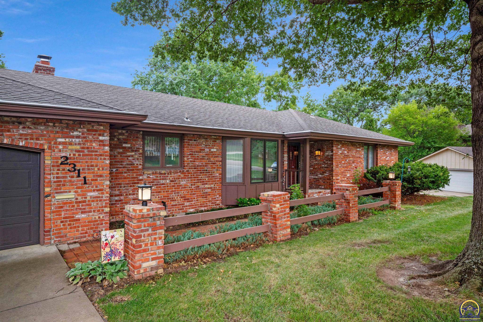 Topeka, KS 66611,2311 SW 35th TER