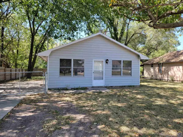 417 Dorset Drive, Emporia, KS 66801-4964