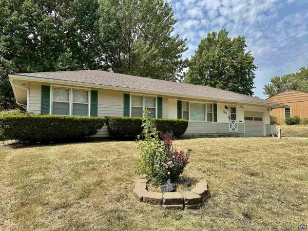 Topeka, KS 66604,1801 SW Meadow LN