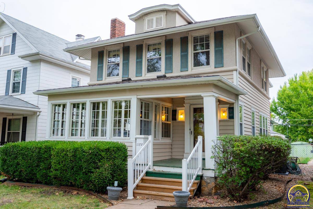 1172 SW College AVE, Topeka, KS 66604
