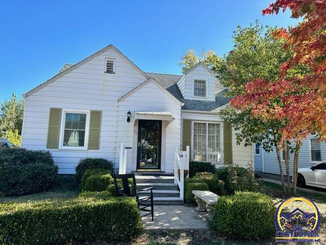 706 SW Grandview AVE, Topeka, KS 66606-1819
