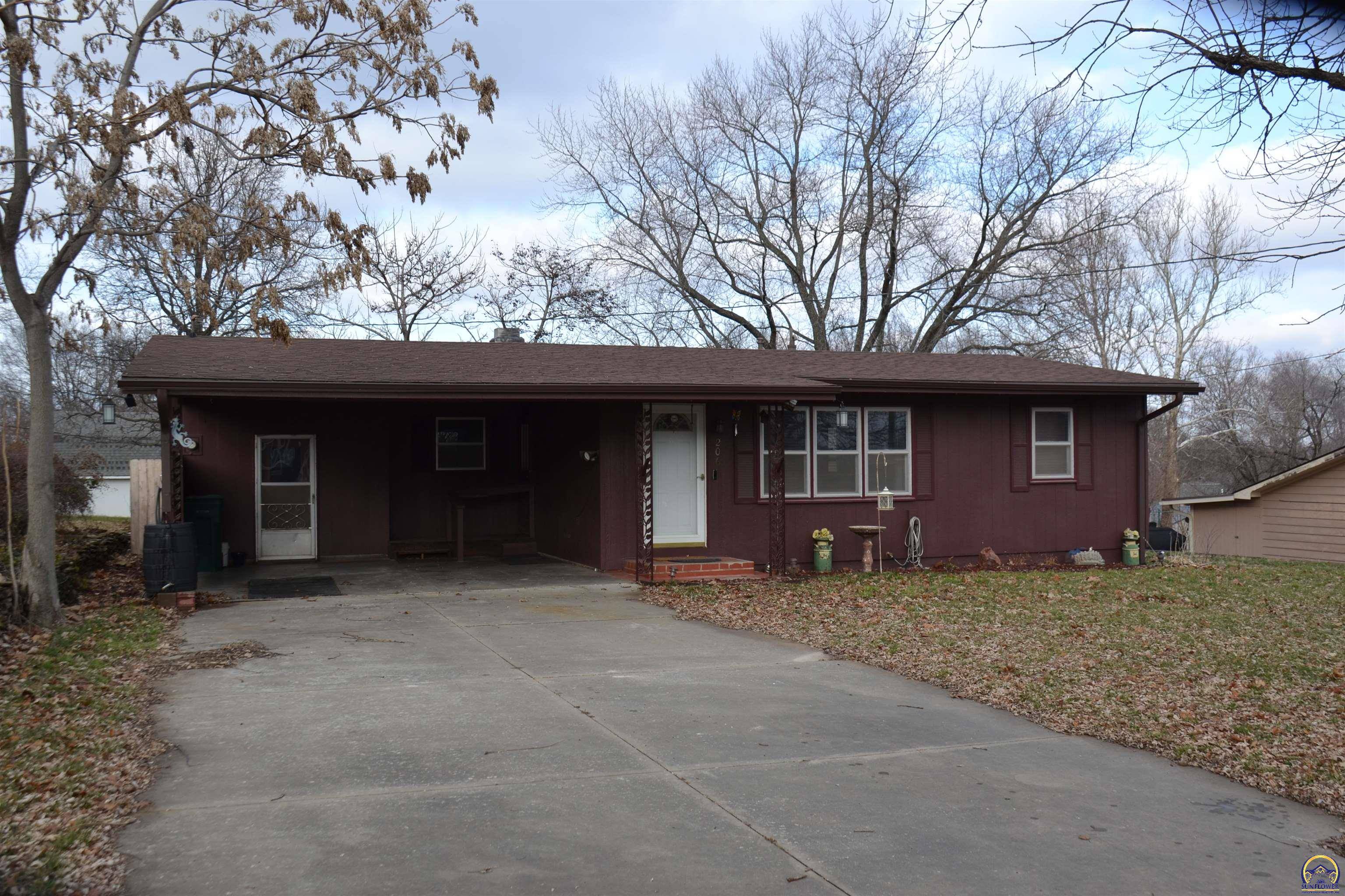 206 W Banks Ave, Burlingame, KS 66413-9999