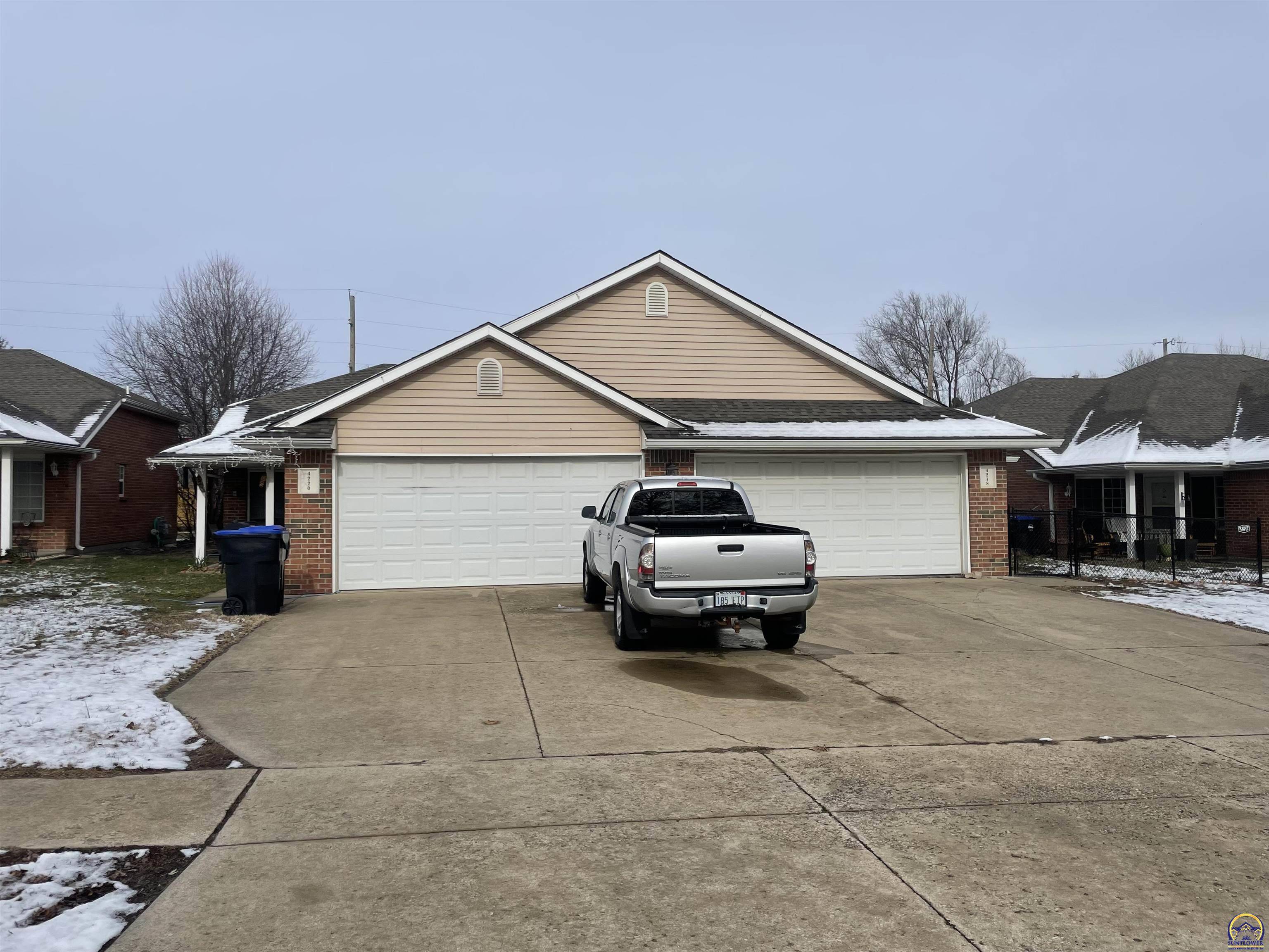 4220 SW 33rd TER, Topeka, KS 66614