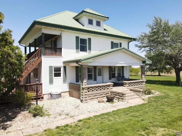 1937 216th Rd, Bern, KS 66408