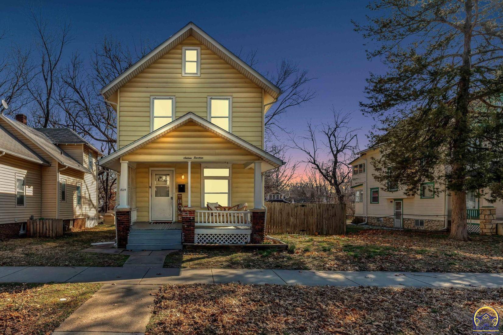 1614 SW Central Park AVE, Topeka, KS 66604