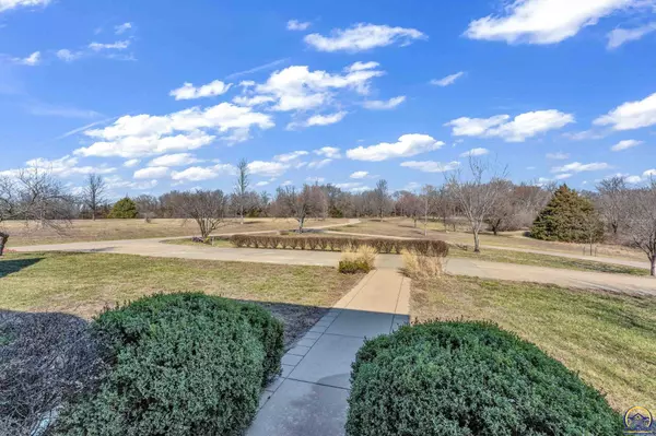 Topeka, KS 66610,5735 SW Mission AVE