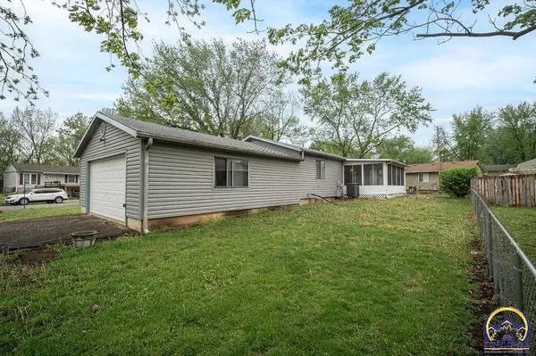 Carbondale, KS 66414,202 Melody LN