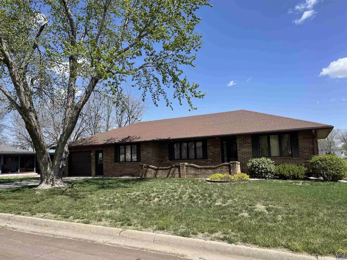 Seneca, KS 66538,907 N 6th St