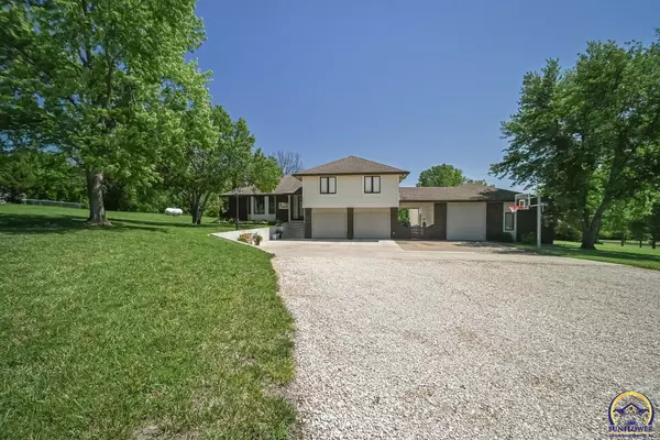 6441 SW 64th St, Auburn, KS 66402