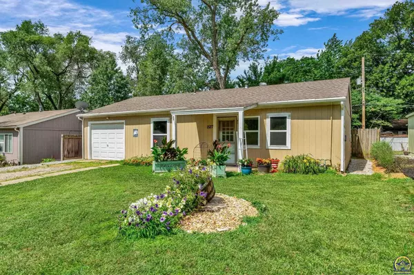 Lawrence, KS 66044,1527 Lindenwood Ln