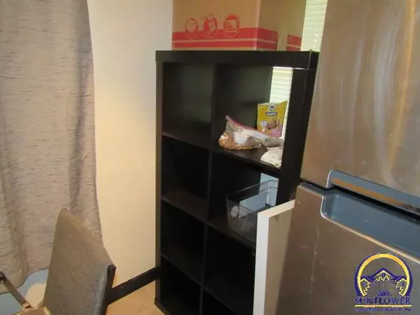 Topeka, KS 66612,1424 1426 SW Topeka BLVD