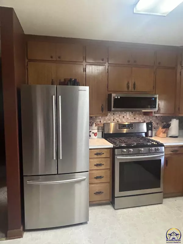 Hoyt, KS 66440,14483 110th Rd