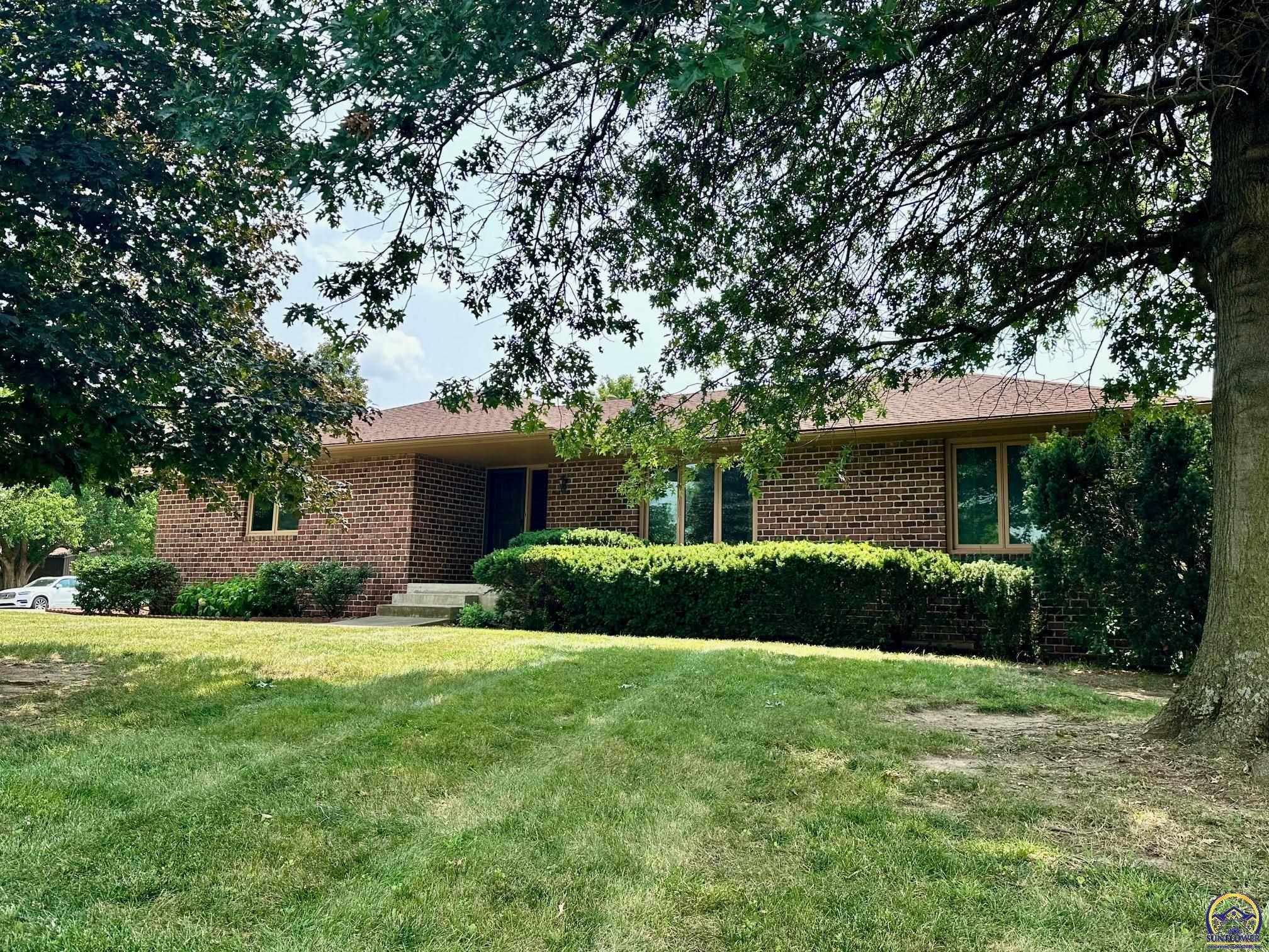 3301 SW Dukeries RD, Topeka, KS 66614