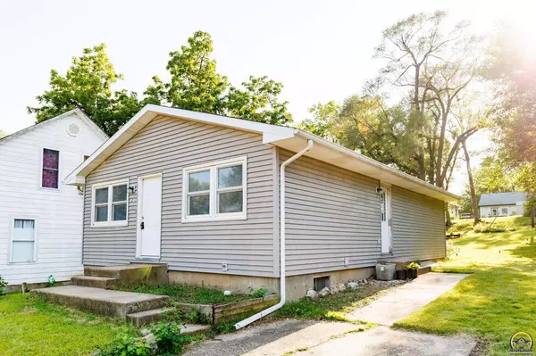 Wamego, KS 66547,213 Spruce ST