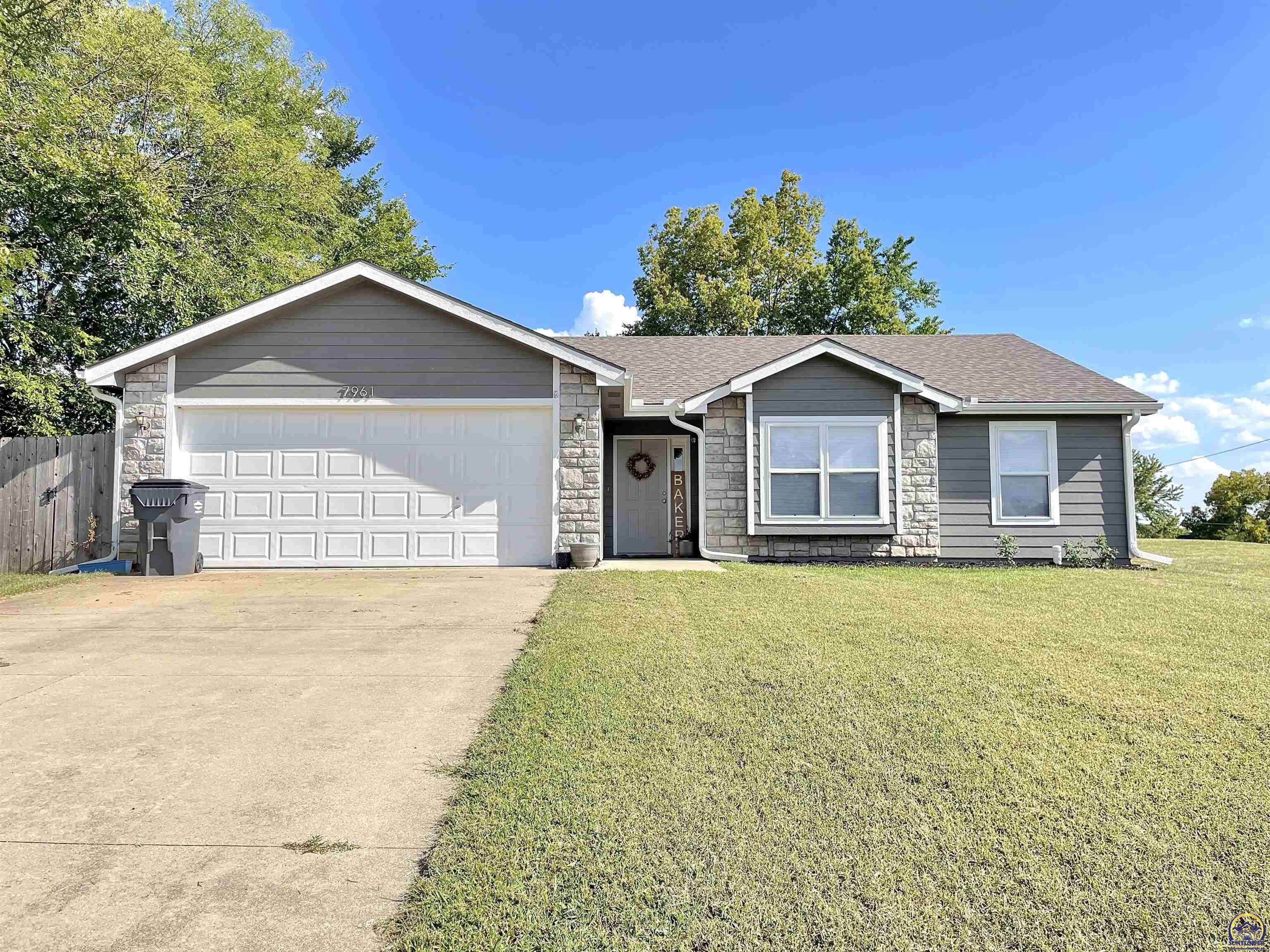 7961 Osage DR, Ozawkie, KS 66070