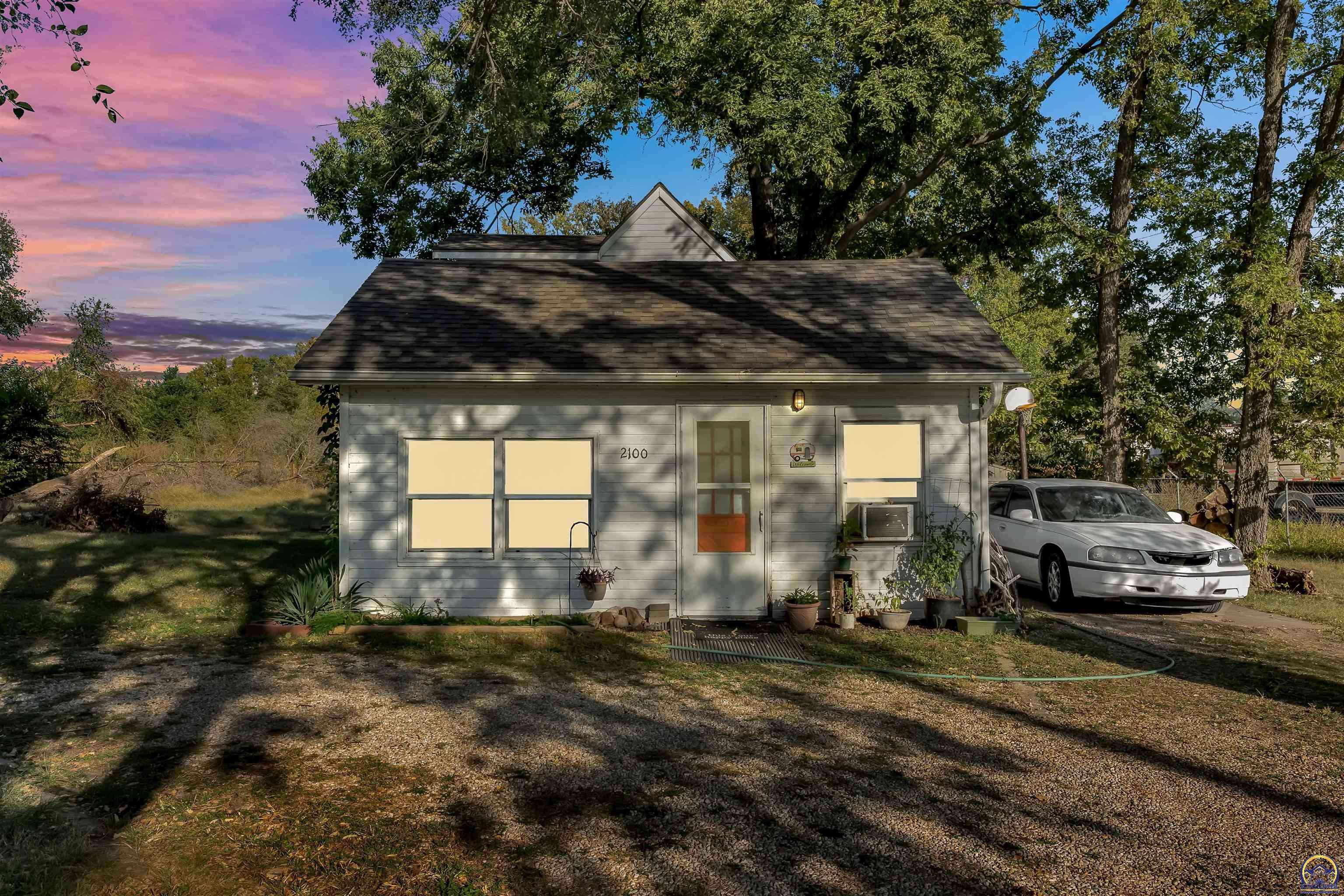 2100 NE Meriden RD #2102 NE Meriden Rd, 2104 NE Meriden Rd, Topeka, KS 66608