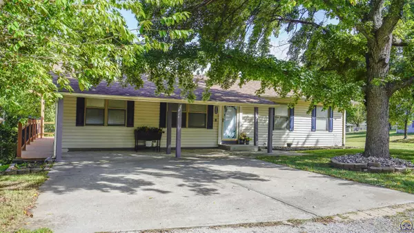 800 Dakota Ave, Holton, KS 66436