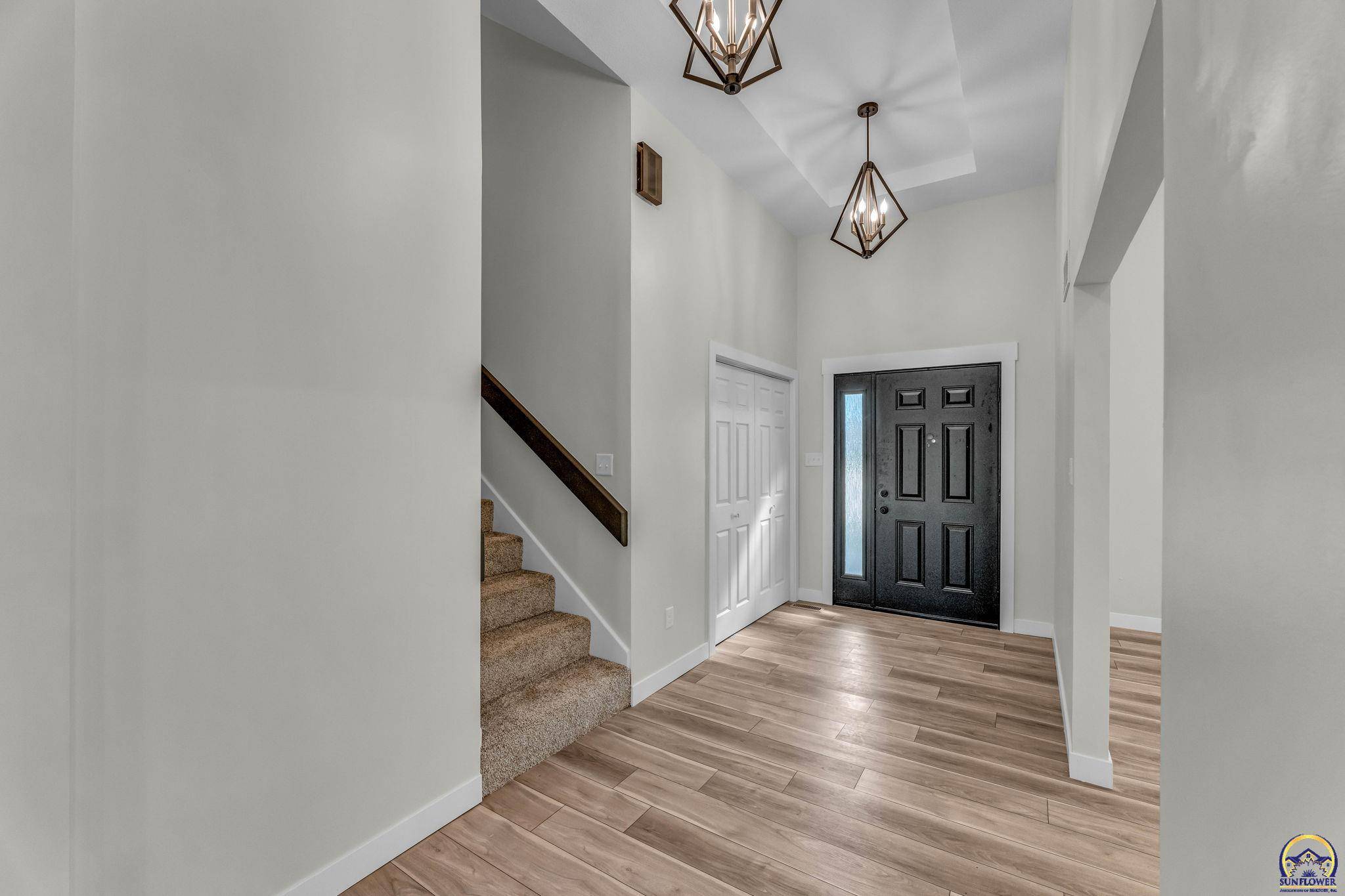 Topeka, KS 66614,5924 SW 25th ST