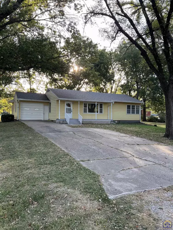 520 N Kansas St, Lebo, KS 66856