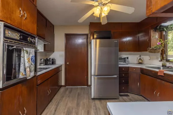 Silver Lake, KS 66539,2524 NW Burkdoll CT