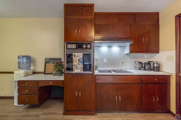 Silver Lake, KS 66539,2524 NW Burkdoll CT