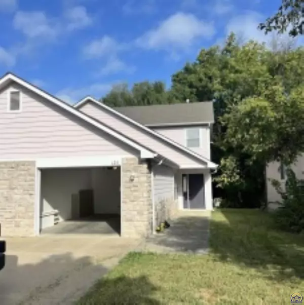 123 Silverleaf CT, Baldwin City, KS 66066