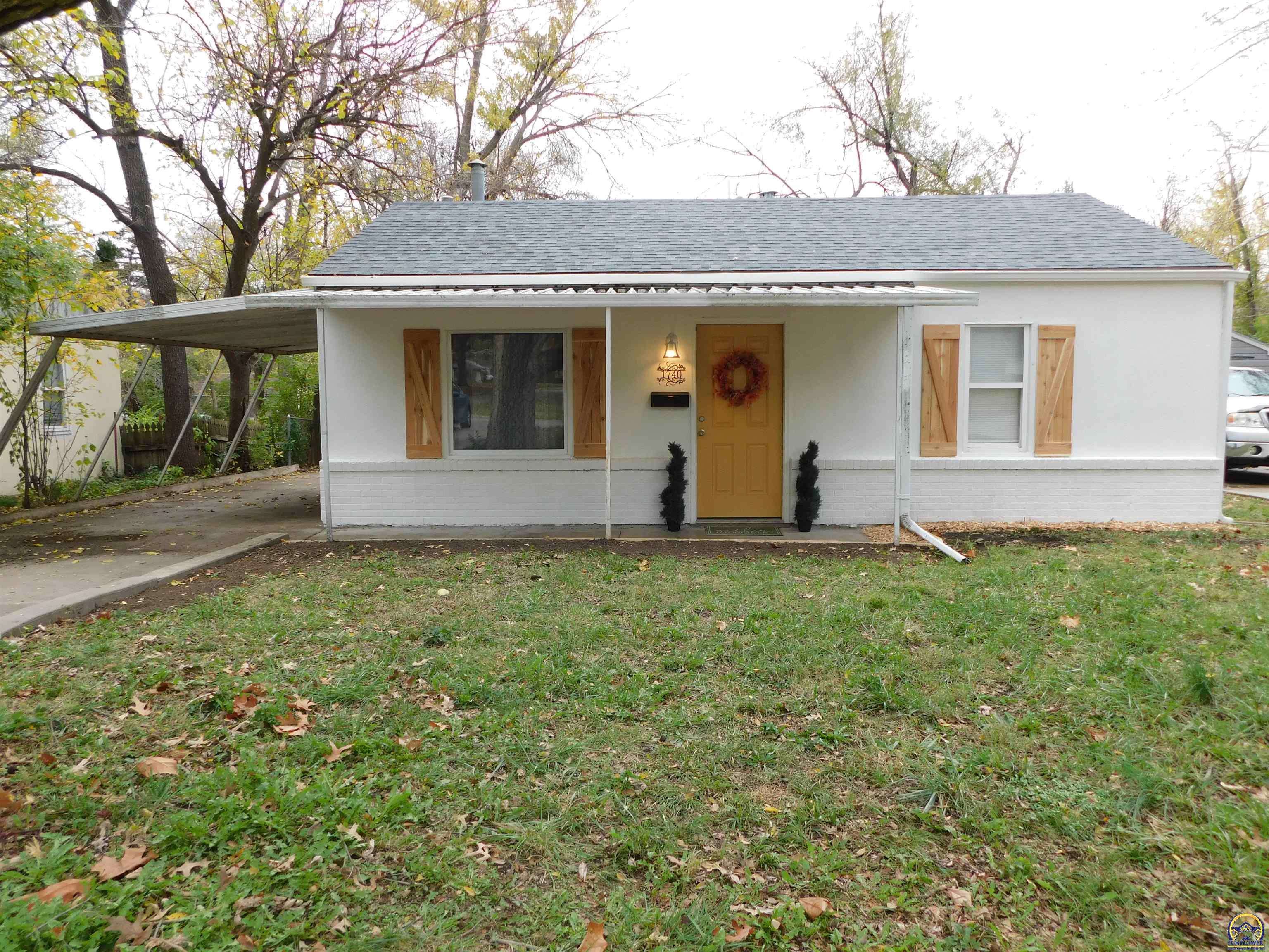 1740 SW Hope ST, Topeka, KS 66604