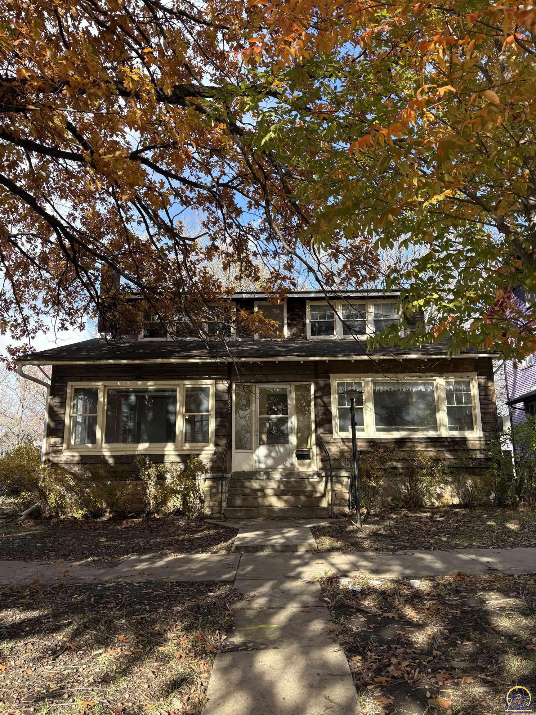 Topeka, KS 66606,1222 SW 6th Ave