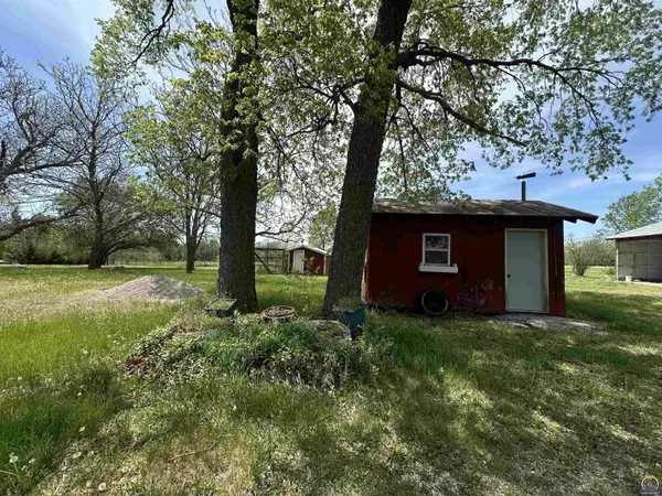 Emporia, KS 66801,1767 Road B5