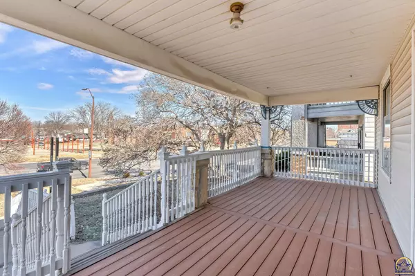 Topeka, KS 66603,705 SW 6th Ave